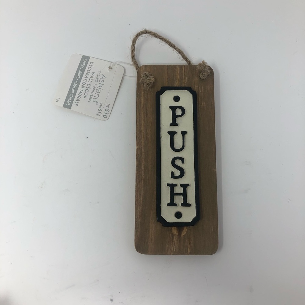 Ashland PUSH Door Handle